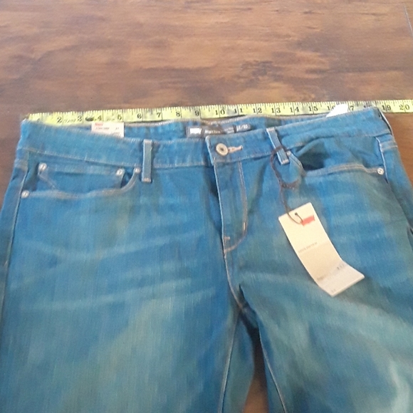 Slight Curve Levi's Curve ID 33x32 Moden Skinny - Picture 6 of 12